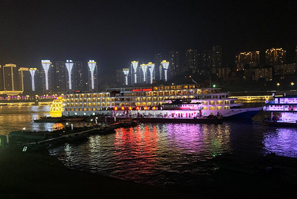 Chongqing Chaotianmen Port to Board Century Diamond